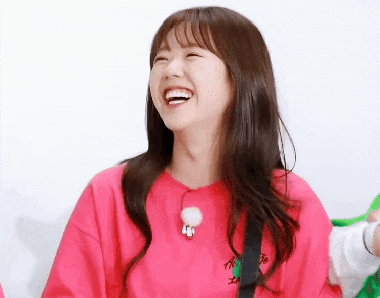  이중 턱 실종!! 지예은 님 가방 속 다이어트 꿀템은?!