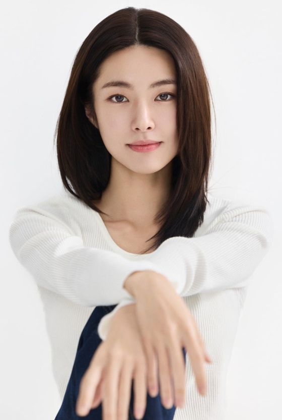   ‘이대 출신 금수저’ 하영, 7년 차 들어 완성된 미모…정해인과 핑크빛 호흡까지!
