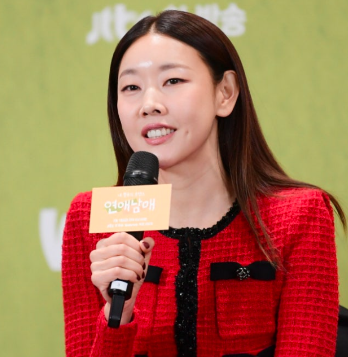 <b>한혜진</b>, <b>무속인</b> 앞에서 눈물... "이건 예능이 아니라 진심이다"