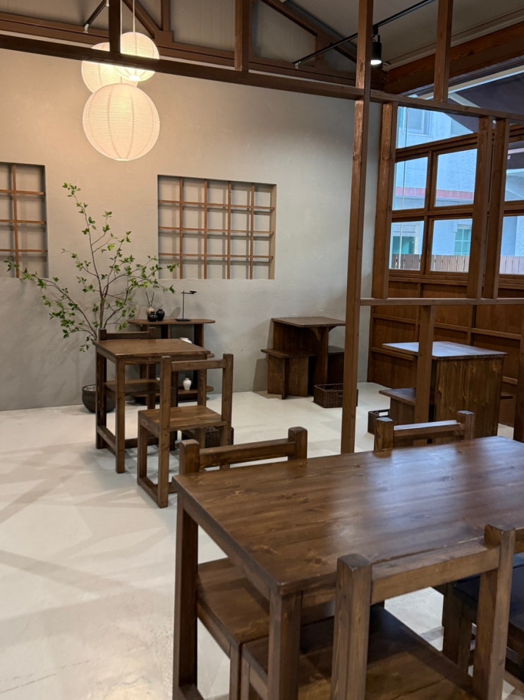  울산 남구 삼산동카페 고롱 분위기 맛집 추천