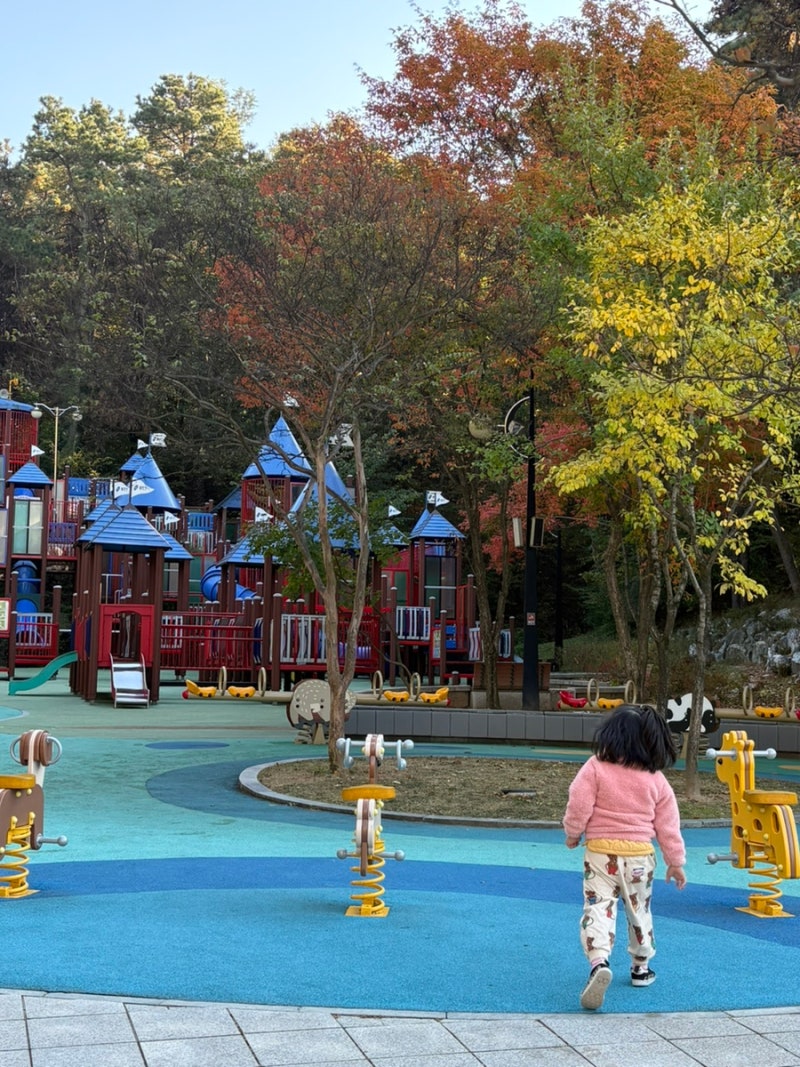 용인 아이랑 만골근린공원 대형놀이터 주차장은 작지만 산책하기 좋은곳임