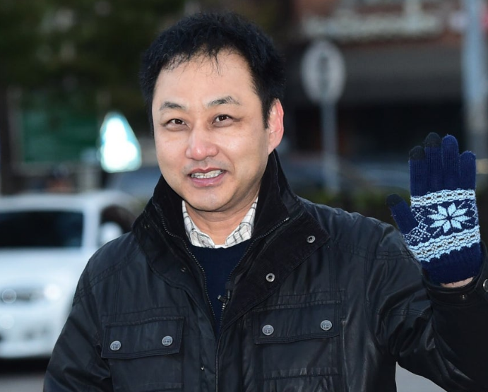 개그맨 <b>김수용</b>, 촬영 중 <b>의식</b>잃고 응급실행… 중환자실서 <b>회복</b> 중