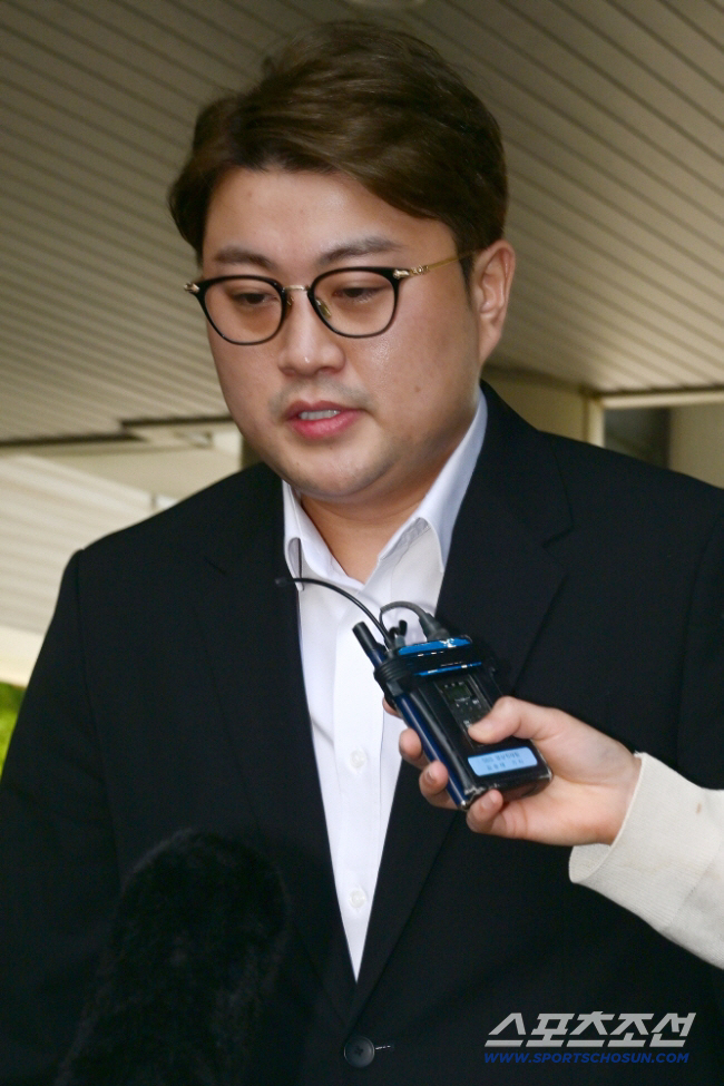 <b>김호중</b>, <b>교도관 금품 요구</b> 피해… 이감 대가 3000만 원 협박당해