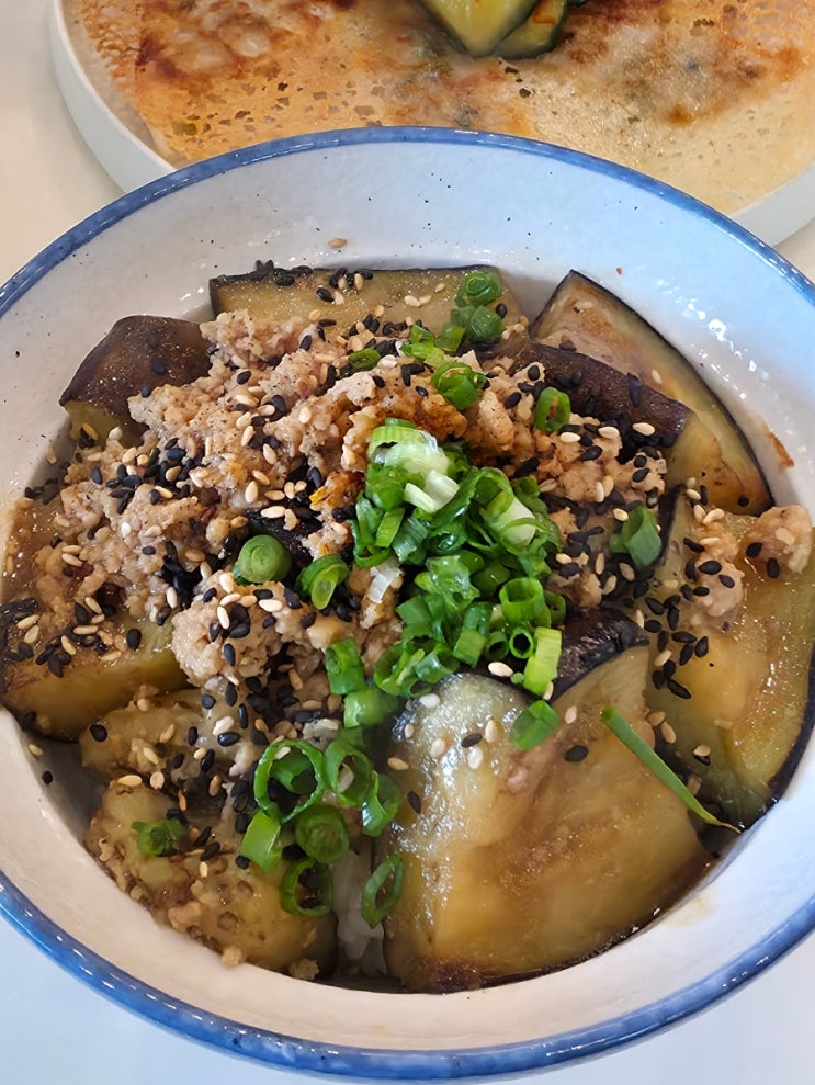  김해 내동 맛집 일본 감성 낭낭한 요미우돈교자