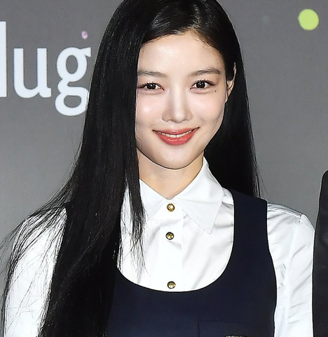 <b>김유정</b> 사춘기의 혼란과 방콕 생활