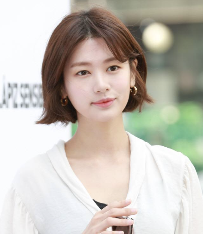정소민 단발 스타일 모음✨ 앞머리·C컬·젤리 펌까지 완벽 분석