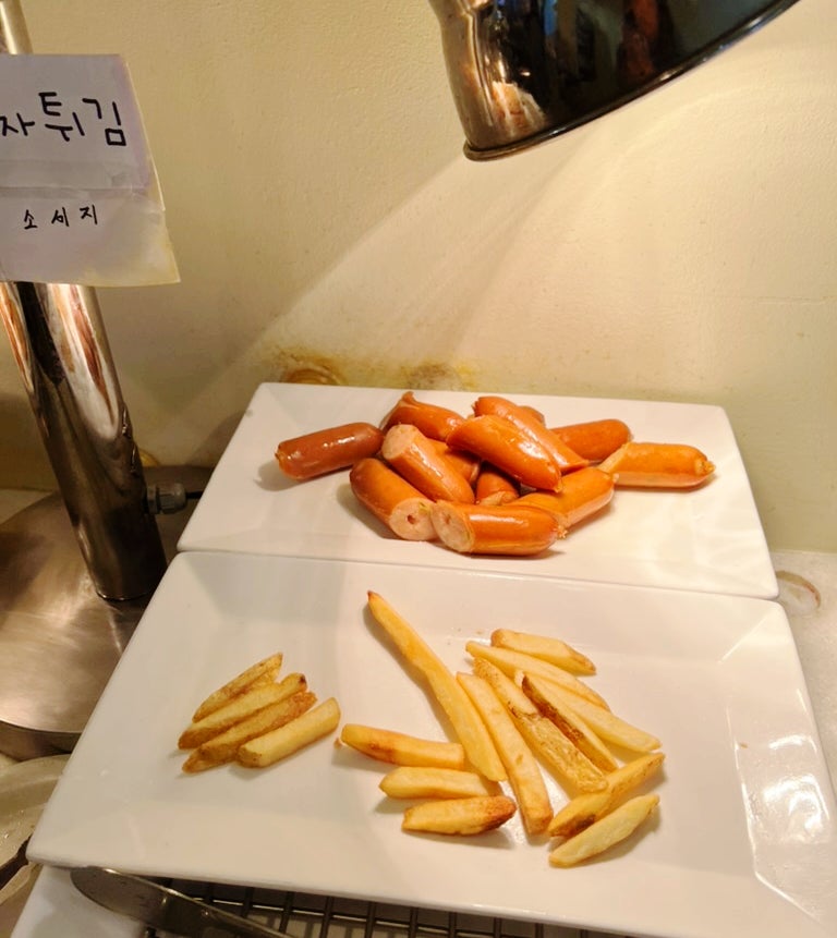 All-you-can-eat tonkatsu lunch at Sweet & Cutlet at Seoul Children's Grand Park Station 11