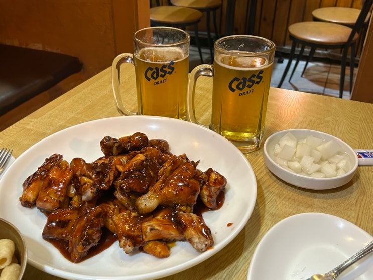  용인 기흥 숯불닭바베큐 | 2000년대 감성 가득한 호프집