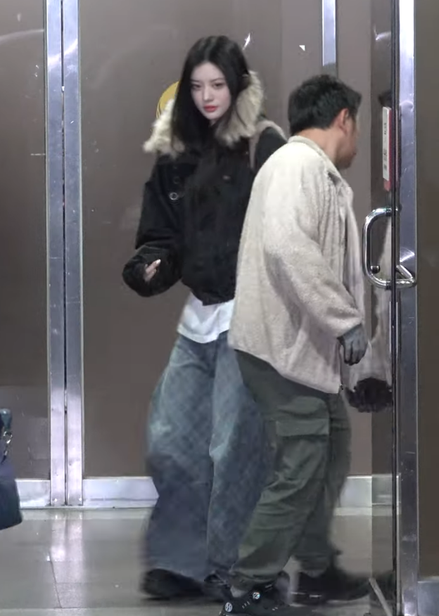아일릿 민주 사복 패션 : 겨울 청순+힙+꾸안꾸 의 완성룩 /팬시클럽,배드블러드