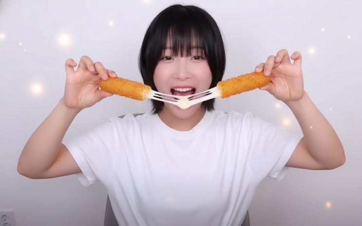  먹방 여신 쯔양: 100억 수입 뒤에 숨겨진 그림자 이야기