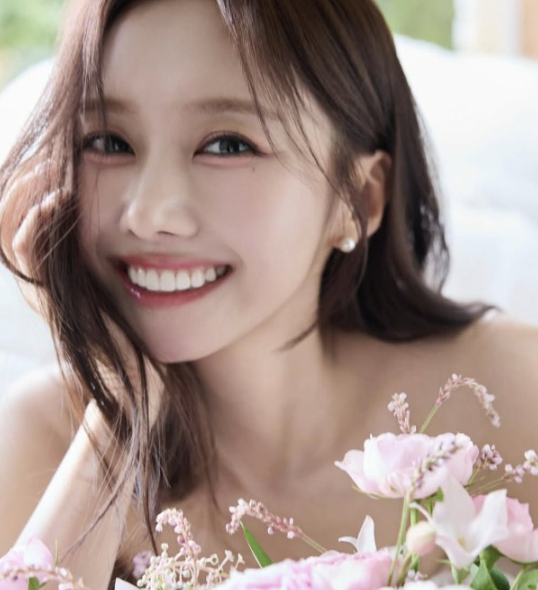   ‘LCK 여신’ 윤수빈, 드디어 결혼 소식… “제게 과분한 사람입니다”
