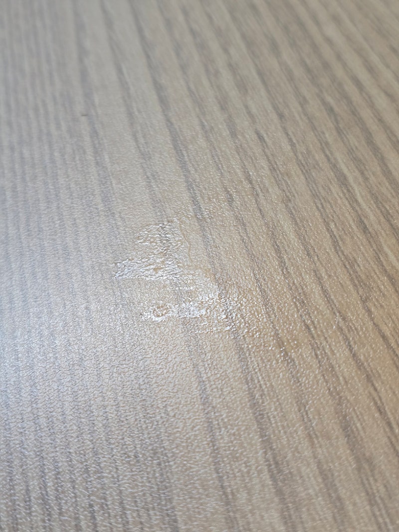 다이소 접착제 제거제 실제 사용 후기 : 지워지긴 하는데
