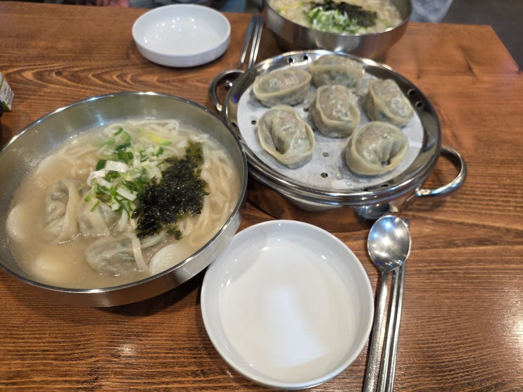 쯔양맛집 광명시장 효자냉면, 겨울에는 자가제면이라 더 쫄깃한 칼국수가 찐이네요