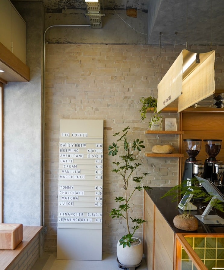  삼베원단 자수 패브릭배너 텍스타일 자수 포스터 제작 for FIG COFFEE