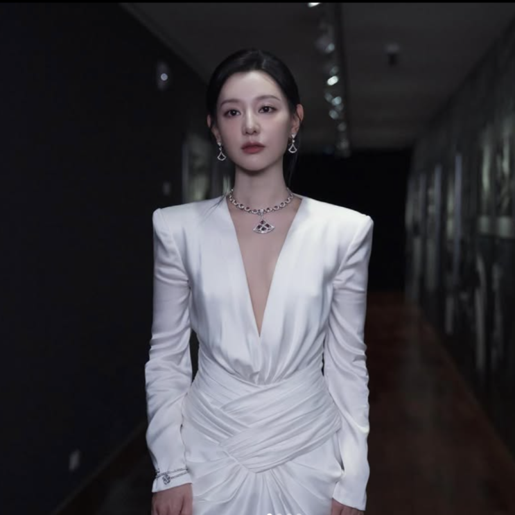 <b>김지원</b>, <b>닥터X</b> 2년 만의 컴백... 의사 잡는 의사, 차가운데 뜨겁다