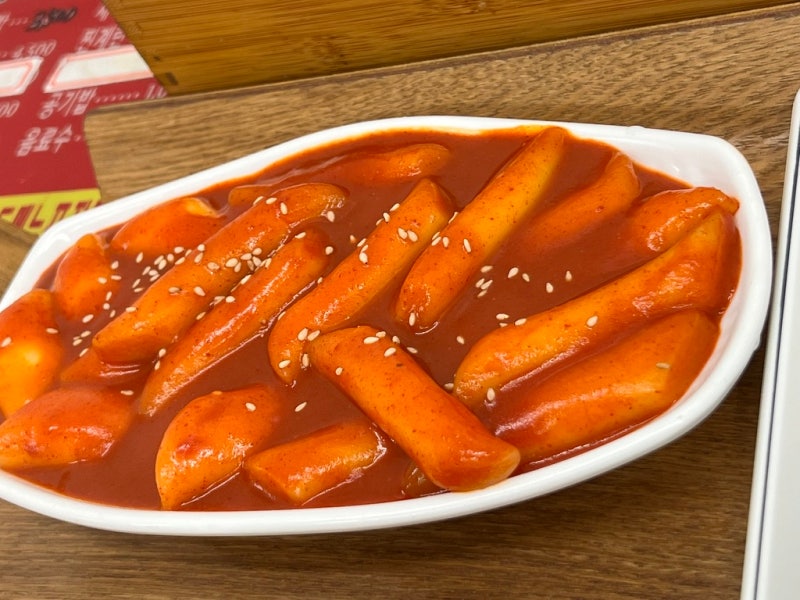 Seoul Children's Grand Park Station_ Crocodile Tteokbokki 2nd Branch Honest Review of Tteokbokki Restaurant Featured on You Quiz 8