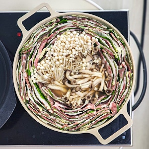 오슬로 전골냄비 1년 실사용 후기: 밀푀유나베부터 홍합탕까지