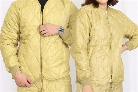 올겨울 국민 방한템! 가성비 끝판왕 ‘군용 깔깔이 점퍼’
