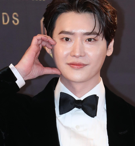 <b>이종석</b> <b>팬미팅 취소</b>, <b>필리핀</b> 반부패 시위 여파
