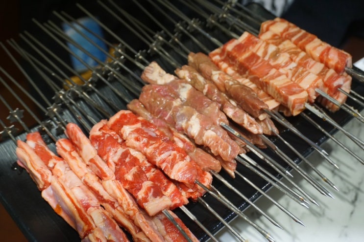  신창동양꼬치 먹고보자 양꼬치 칭따오에 한 점~