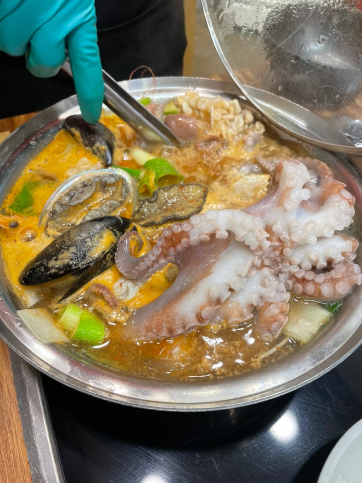  은파호수공원 근처에 위치한 군산 한정식 맛집 나운동 한소끔 주차장완비 푸짐한 재료의 구성 전복문어낙지전골