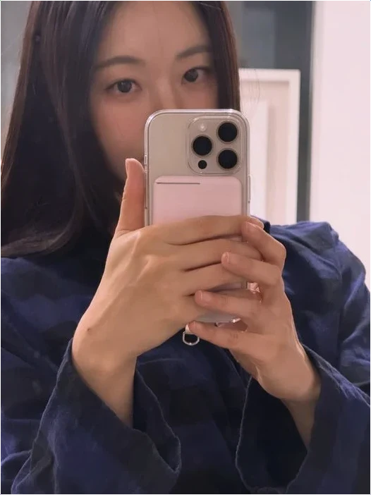  김사랑 동안 미모 비결! 40대 후반에도 빛나는 수수한 일상