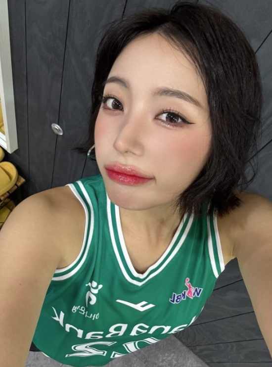   치어리더 하지원, 유니폼 핏 하나로 아이돌도 놀랄 건강미?! 근황 사진 화제!