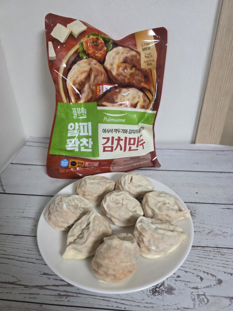  풀무원 얄피 김치만두 리뷰｜바삭 매콤 꽉 찬 속까지 완벽한 군만두