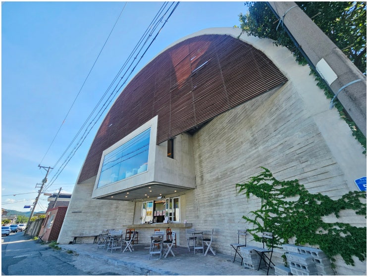  블루프린트북_ 공주 독립서점 거리에 있는 카페 겸 로컬책방