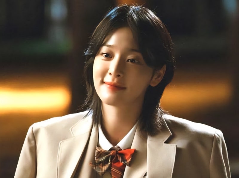 ✨ 청춘의 아이콘! 배우 설인아 나이, 키, '반짝이는 워터멜론' 속 빛나는 매력 프로필 총정리....