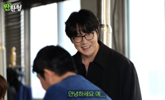   수척해진 성시경… 매니저 배신 후 첫 등장? 그 앞에 있던 사람은 ‘술친’ 신동엽이었다!
