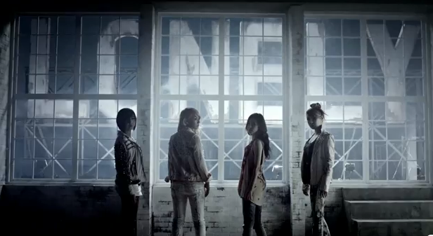 여자 슬픈 이별 추억의 노래 2NE1 투애니원 - Lonely (가사/해석)