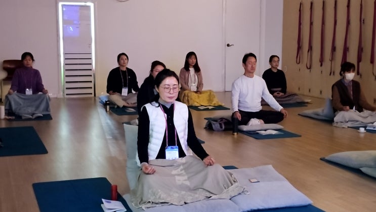  김해필라테스 요가인더스에서 주말 명상 클래스 -현대인에게 명상이 필요한 이유
