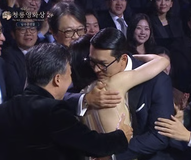 46회 청룡영화상 <b>현빈</b> <b>손예진</b> 남여 주연상 수상이 특별한 이유+어쩔....