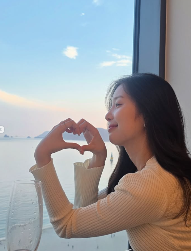 “싱글대디 이용대, 상처 딛고 새 사랑” 에이프릴 출신 윤채경과 1년째 진지한 만남 중이라....