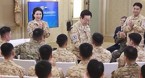  <b>아크부대</b> 방문한 대통령, “국민은 여러분의 희생을 잊지... 