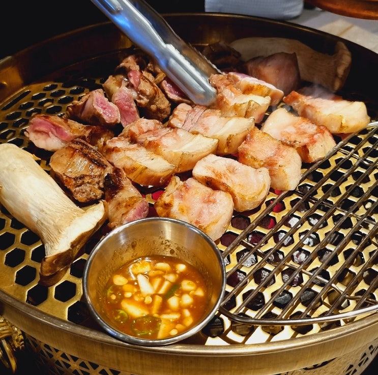  광교고기집 광교회식 삼겹살 구워주는 맛집 금우돈