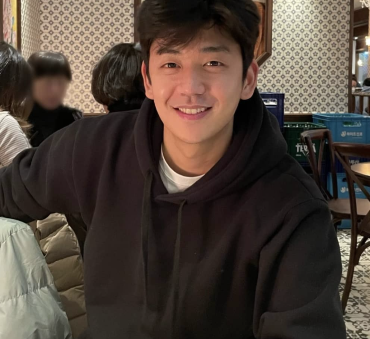 <b>이용대</b> ️ <b>윤채경</b> <b>열애설</b> 인정? 국가대표와 아이돌의 만남... 
