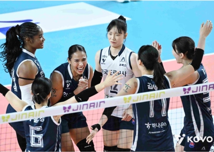  단 3세트동안 47득점 합작! 모마-강소휘-타나차 심각편대가 이끄는 압도적인 도로공사