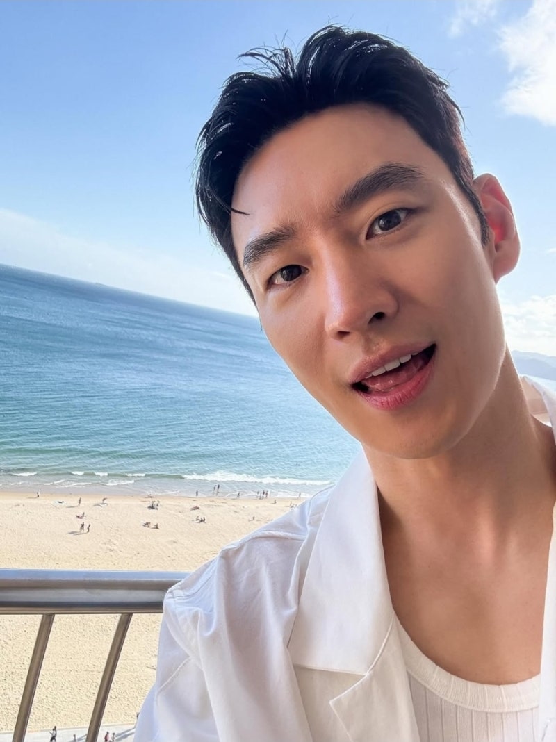 배우 이제훈 프로필 키 나이 고향 학력 경력 데뷔 총정리 / 스타의 여정과 작품 세계를 깊이 ....