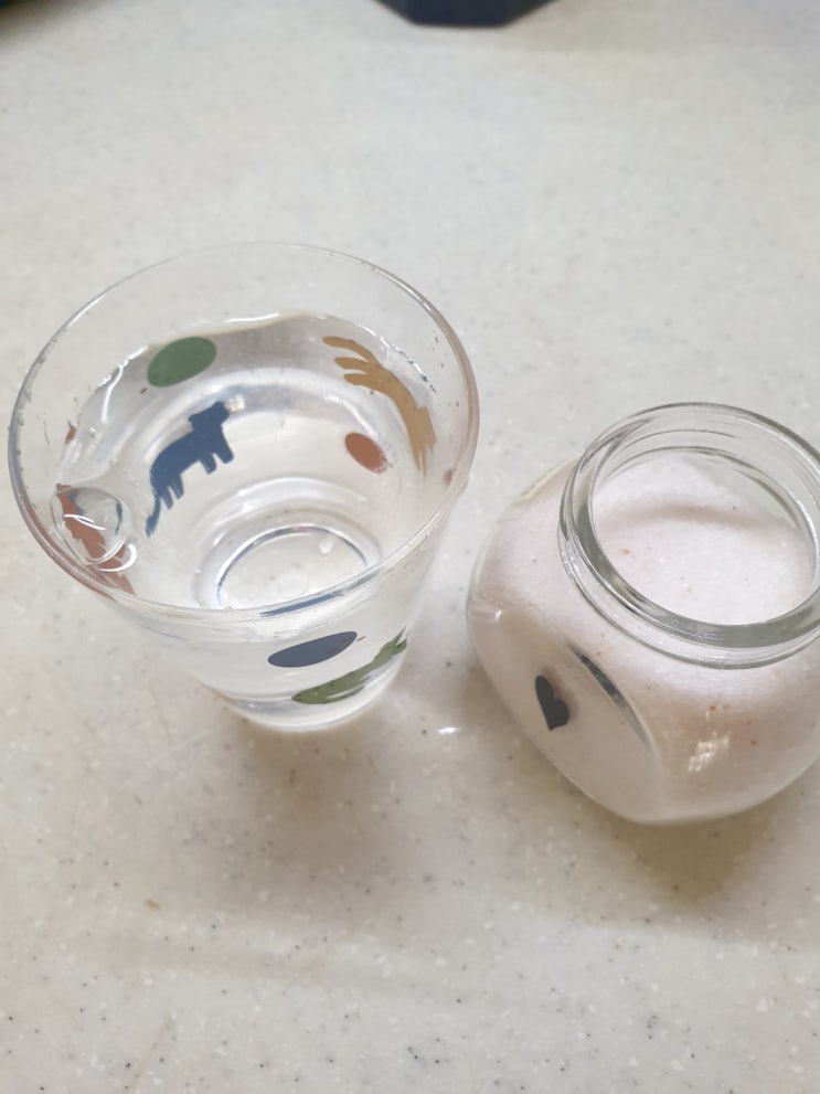  아침 소금물 한 달 먹어본 솔직 후기 + 왜 좋은지 과학적으로 정리해봤어요