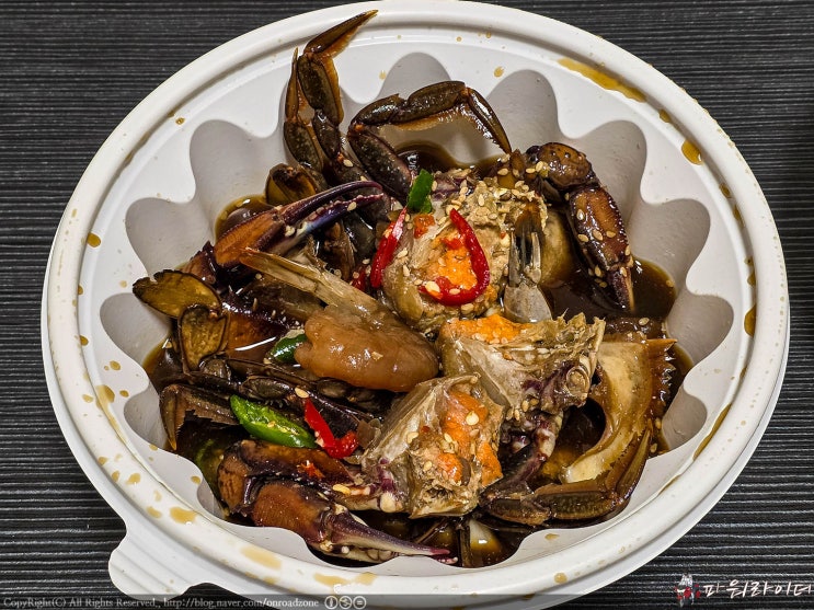  김해 간장게장 맛집 - 또또꽃게장에서 간장게장과 양념게장, 그리고 새우장을 포장해왔습니다. 김해 풀빵 맛집
