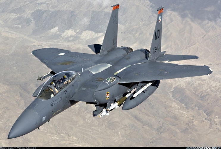  F-15 이글 – 공중 우세의 절대 강자