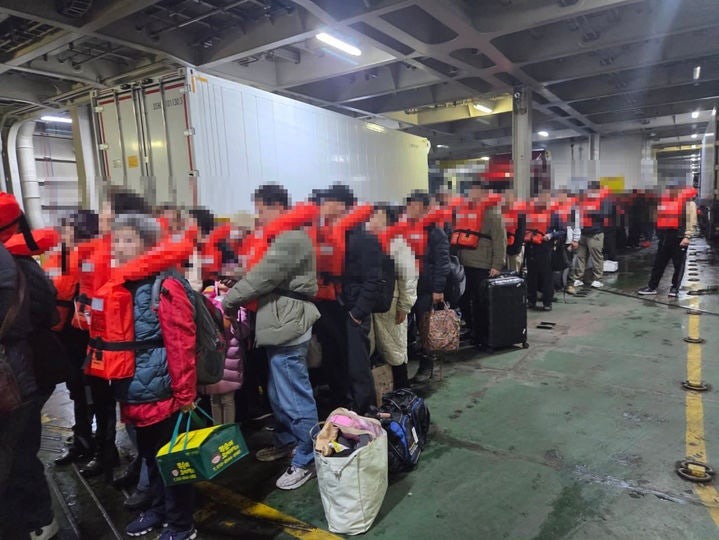 전남 신안 <b>여객선</b> 좌초 사고 전원 구조…267명 생명 구한... 