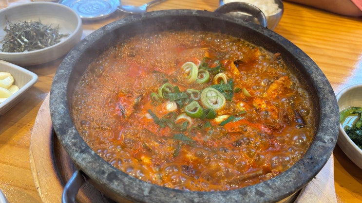  [판교/한식] 서울멸치쌈밥_자작하게 끓인 매콤한 멸치조림으로 든든한 한 끼