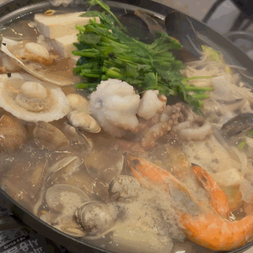  [강동/길동역] 단골집 포차 후기 가성비 해물전골 미쳤다 시원·깊은 국물에 소주각! 무뼈닭발까지 완벽했던 신상 술맛집!