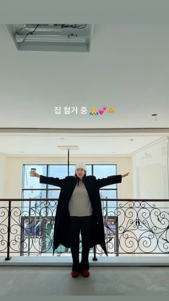   손담비, 결국 월세 1000만 원 신혼집 떠난다! 딸 위해 결정한 ‘집 철거 이사’ 근황은?