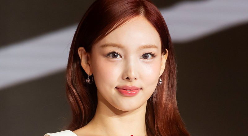 트와이스 나연, 신제품 출시 포토콜에서 돋보인 매력