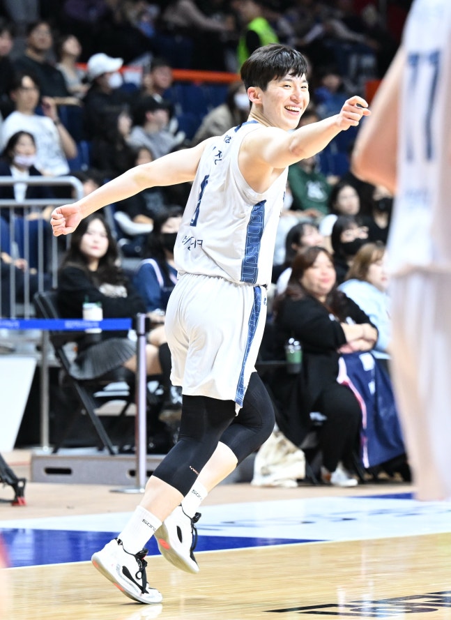 <b>소노</b>, KCC 원정서 85-74 <b>완승</b> 공동 7위로 점프”