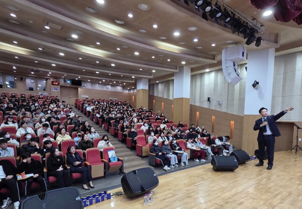 오대교, 생각에듀 주최 초·중등 ‘시크릿 입시 로드맵 설명회’에서 강연